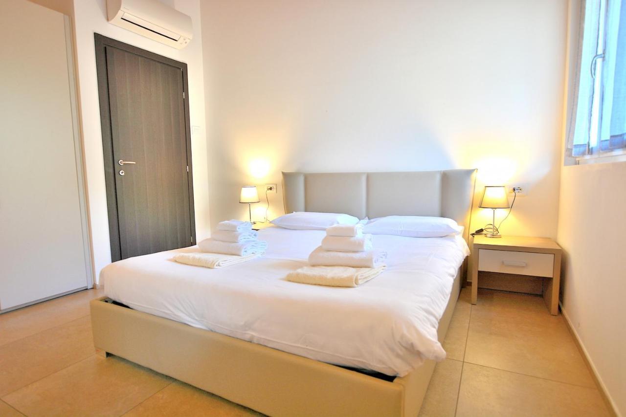South Apartment With Pool Torri Del Benaco Exteriér fotografie