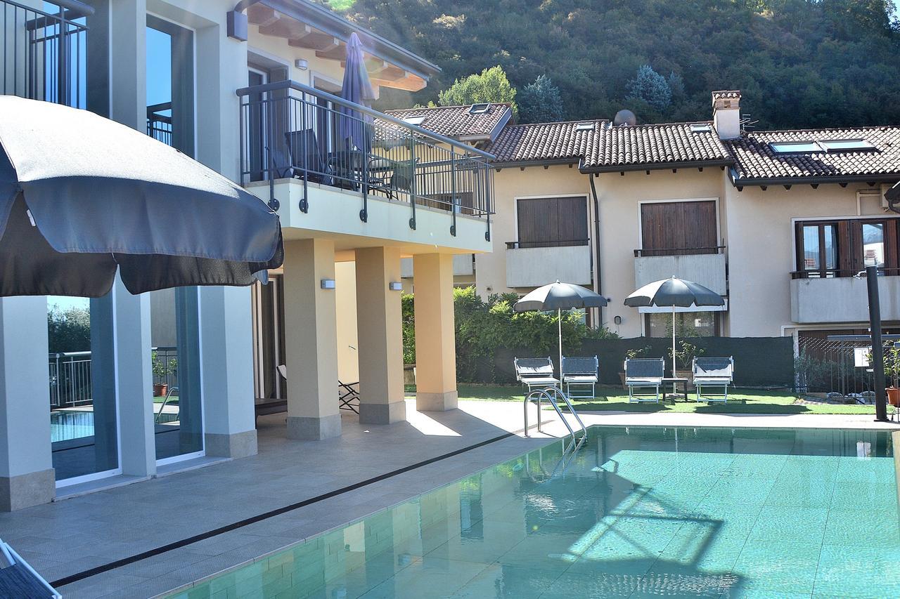 South Apartment With Pool Torri Del Benaco Exteriér fotografie